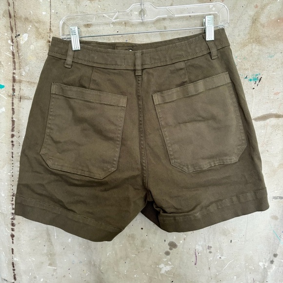 Bundle of Two Everlane the Utility Short, Olive and Navy - Picture 3 of 7